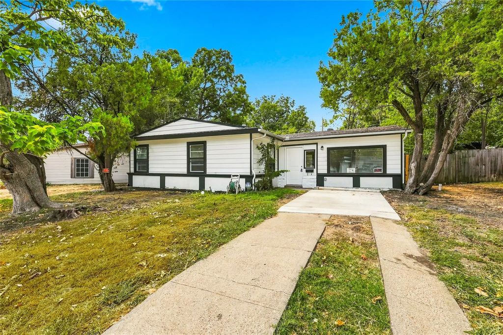 702 Jonathan Lane, Arlington