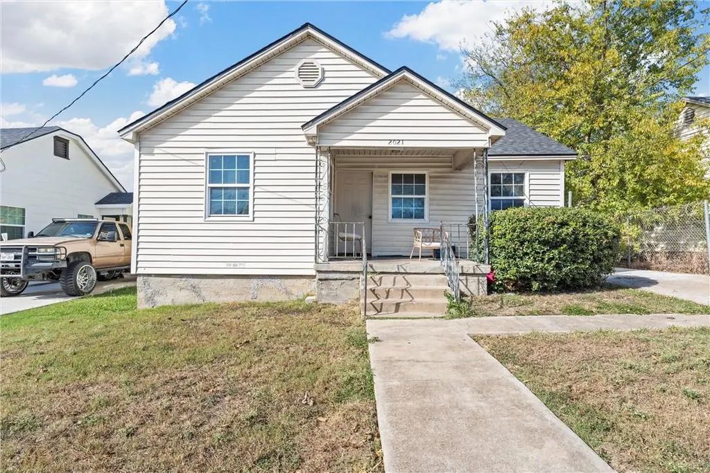 2021 Gurley Avenue, Waco