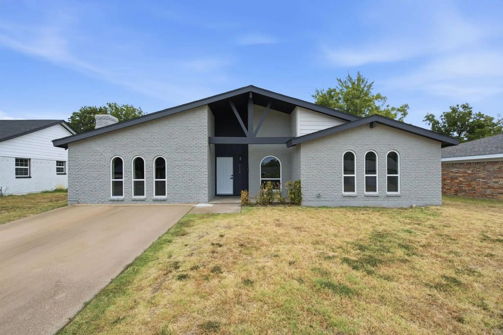 912 Kelley Drive, Everman