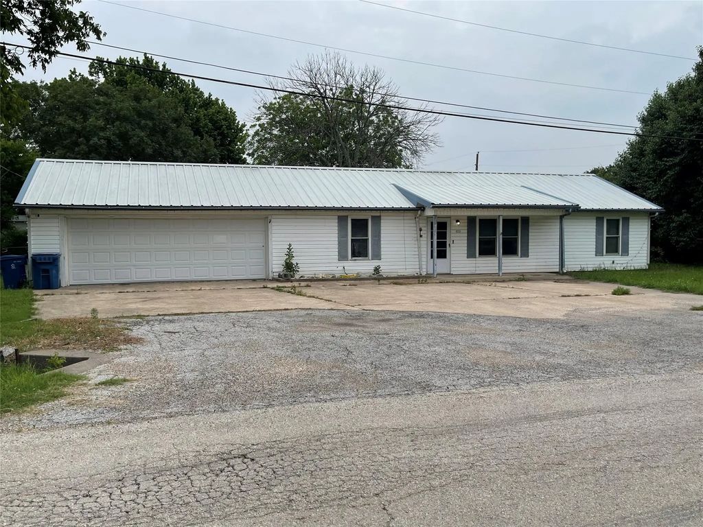 400 N Angelina, Whitney