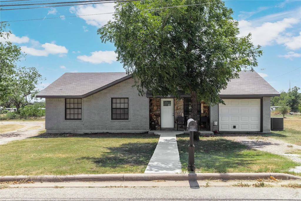 2301 Main Boulevard, Brownwood
