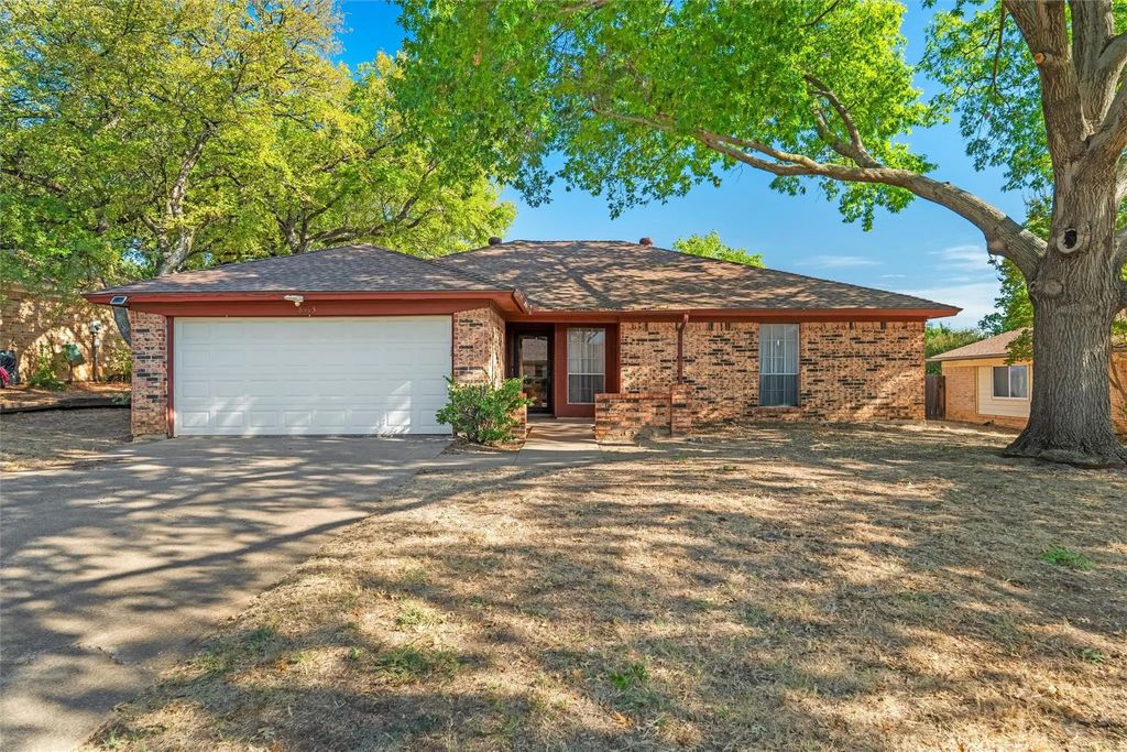 8413 Timberline Court, North Richland Hills