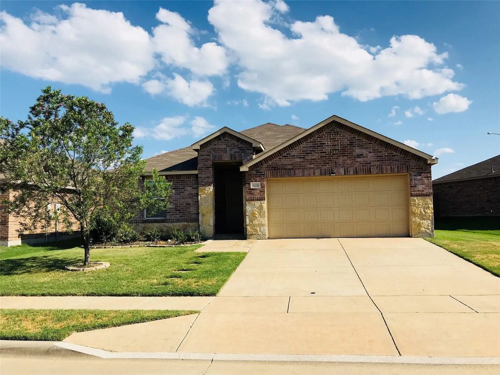 3208 Sadie Trail, Fort Worth