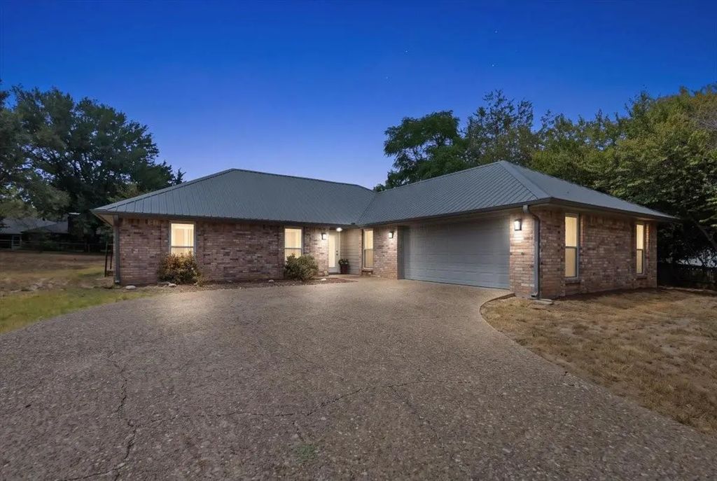 306 Lone Star Lane, Hideaway