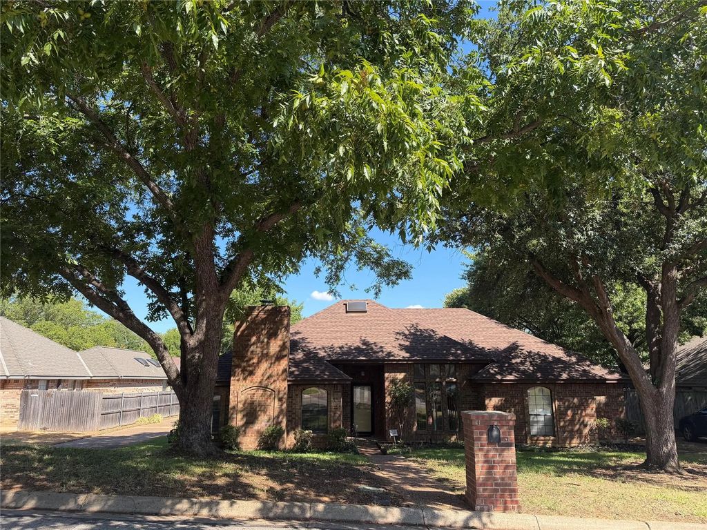 4307 Waycross Drive, Arlington