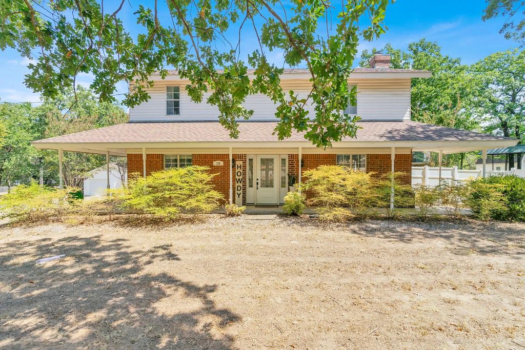 124 Alvarado Oak Drive, Alvarado