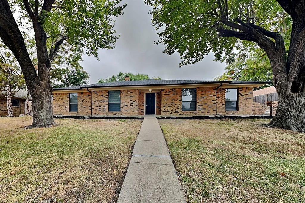 4813 Vera Cruz Drive, Garland
