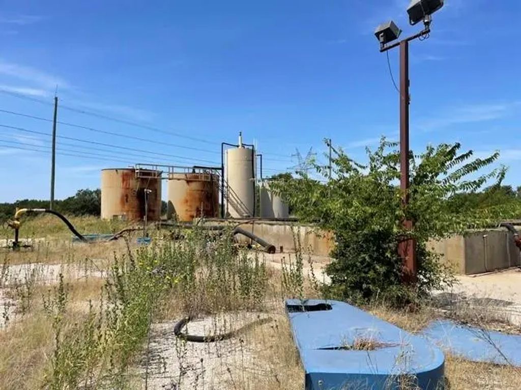 Longley Lane, Weatherford