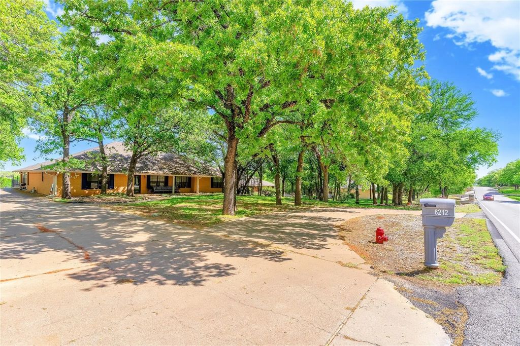 6212 Westover Drive, Granbury