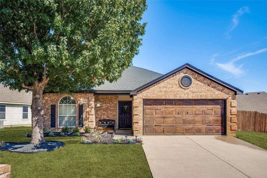 1148 Mustang Ridge Drive, Fort Worth