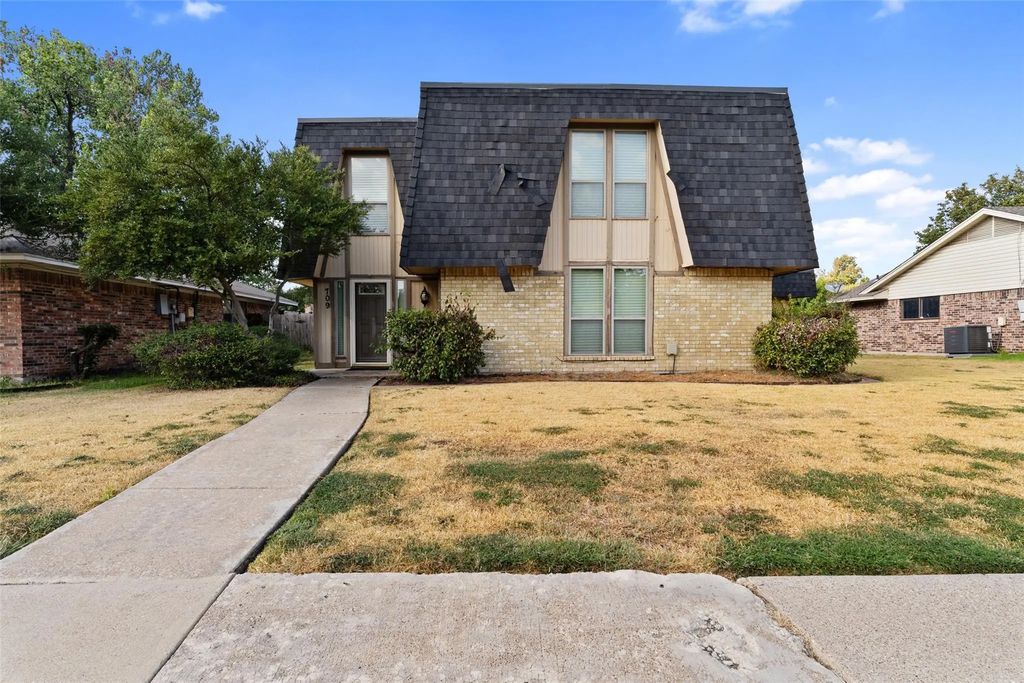 709 Royal Oaks Drive, Garland
