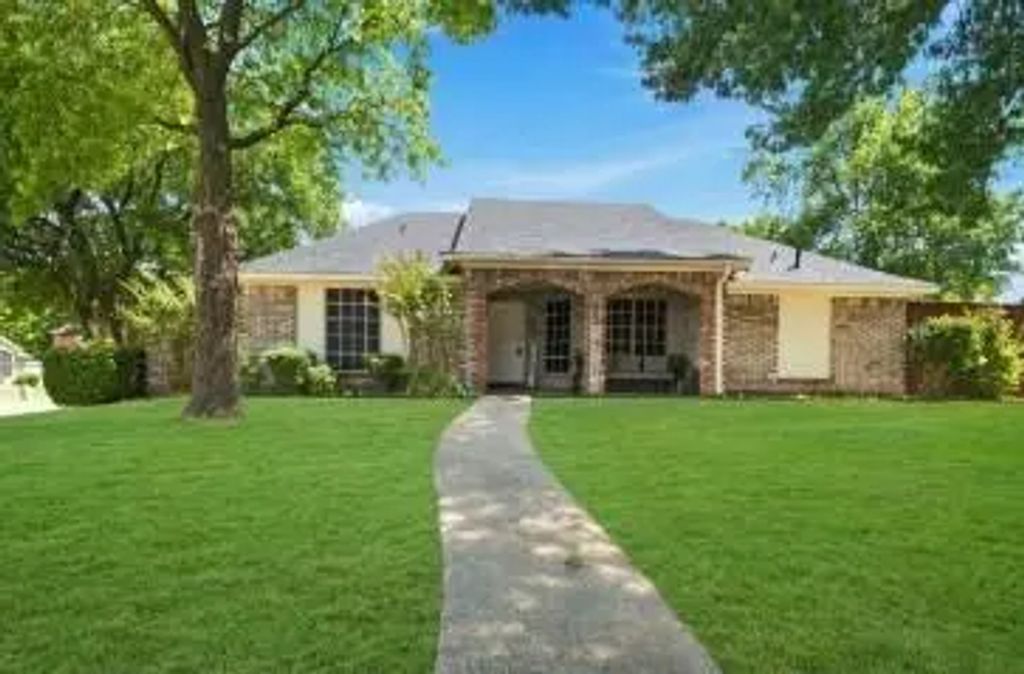 937 Knollwood Drive, DeSoto