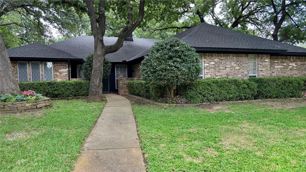 500 Sunlight Court, Arlington