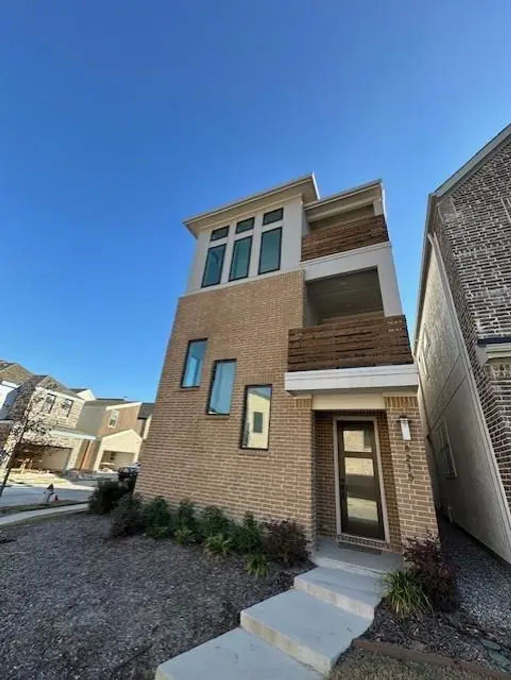 8215 Manoa Drive, Dallas