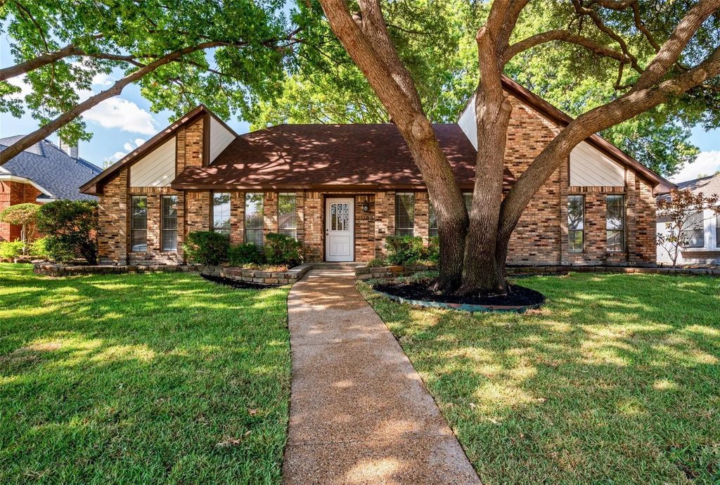 1103 Meadow Creek Drive, Allen