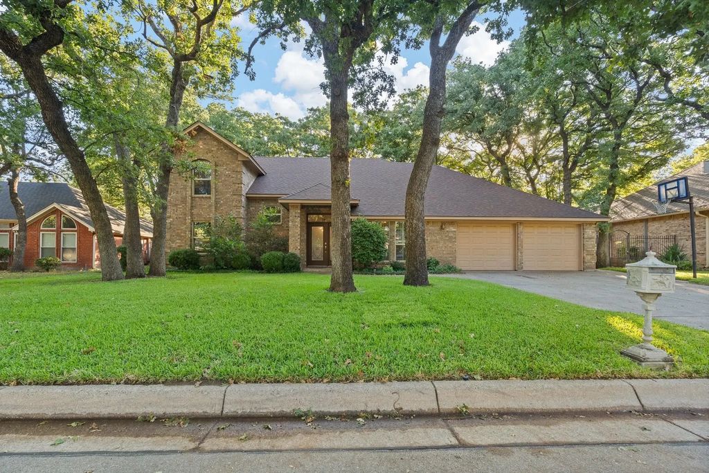 649 Parkridge Boulevard, Burleson