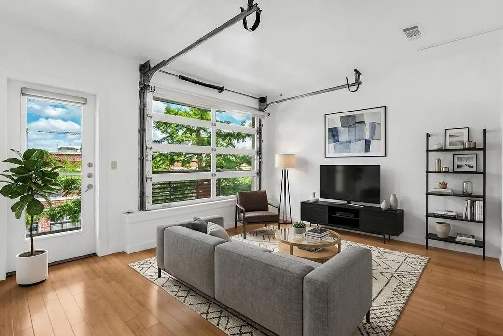 1111 S Akard Street 304, Dallas