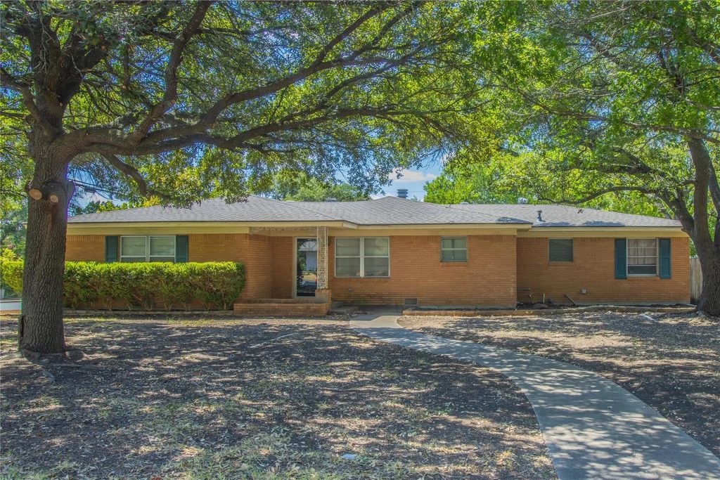 400 Randle Drive, Woodway