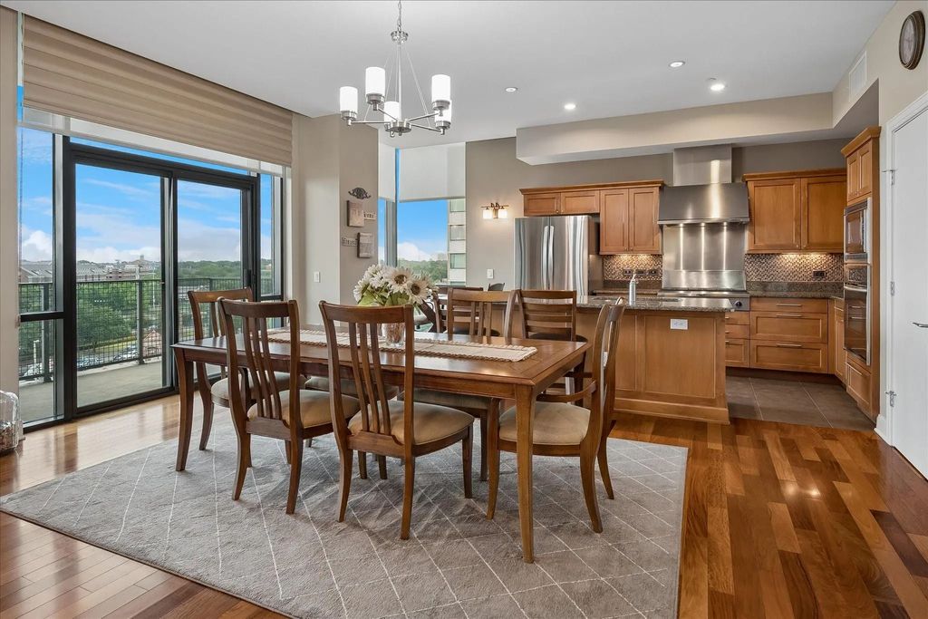 5656 N Central Expressway 601, Dallas