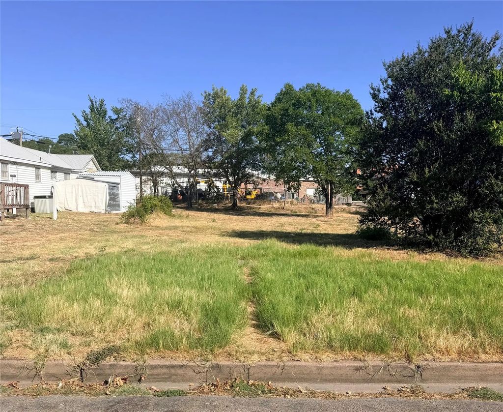 408 W Brown Street, Ennis