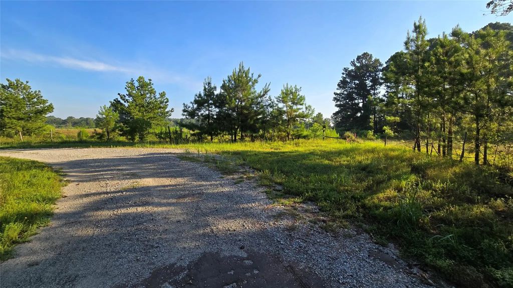 333 County Road 3092, De Berry