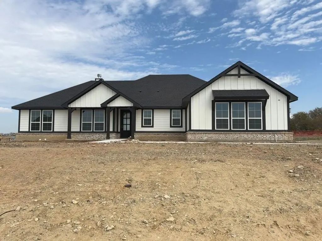 124 Pheasant Run Drive, New Fairview
