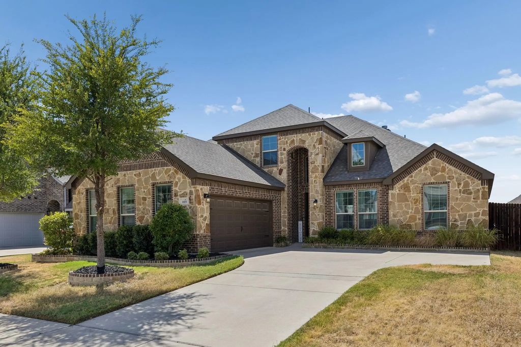 105 Bluewood Drive, Red Oak