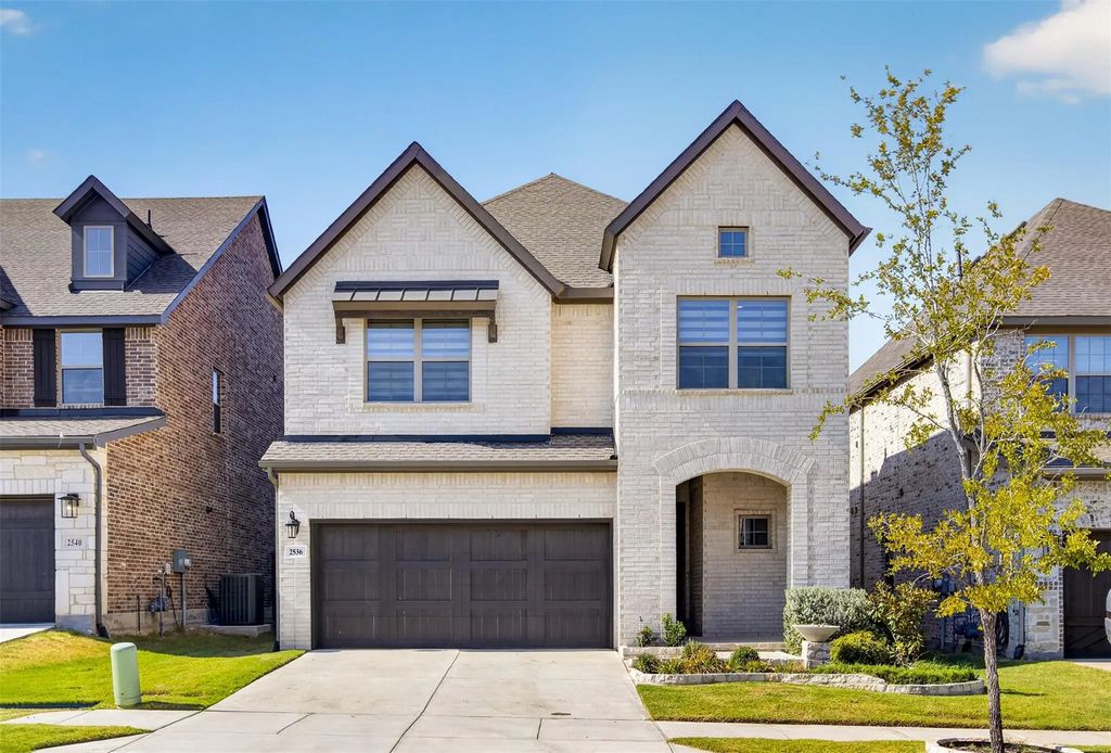 2536 Four Roses Drive, Lewisville