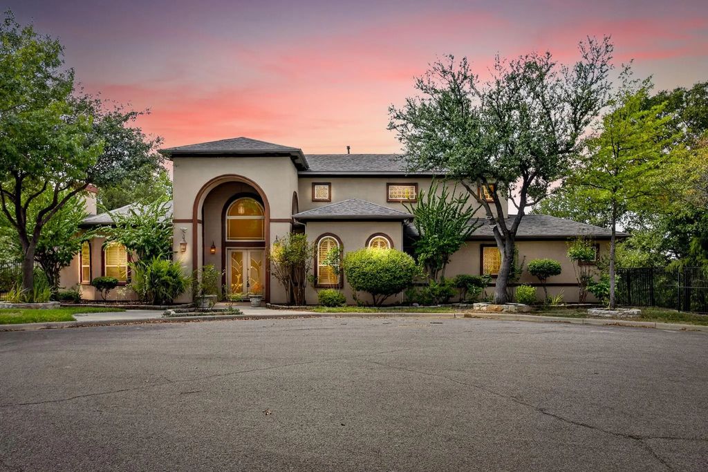 544 Waterchase Drive, Fort Worth