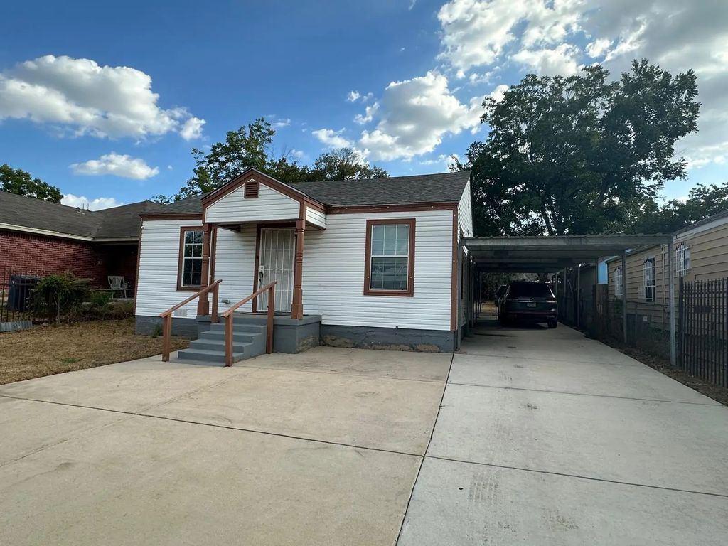 2720 Burchill Road, Fort Worth