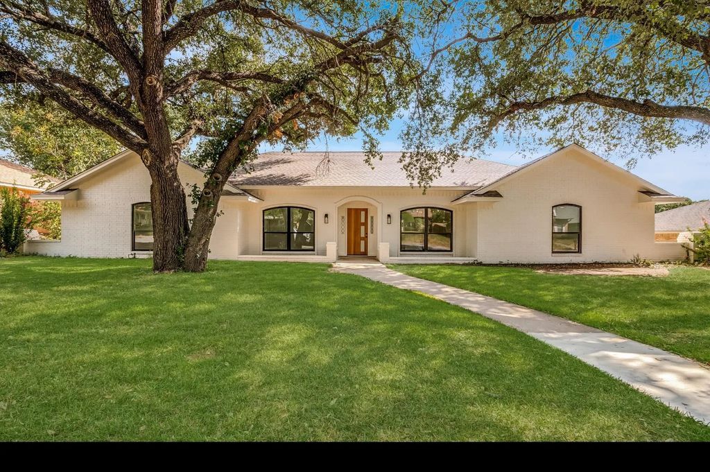 338 Mantlebrook Drive, DeSoto