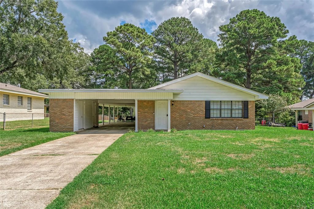 706 Claiborne Street, Minden