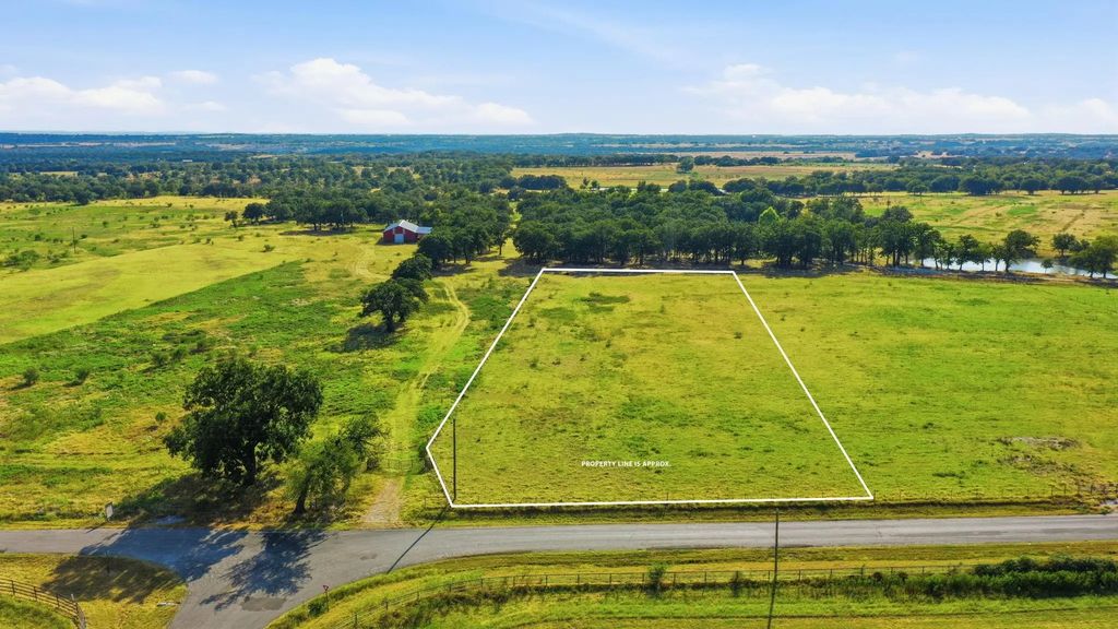 2701 Neri Road, Granbury