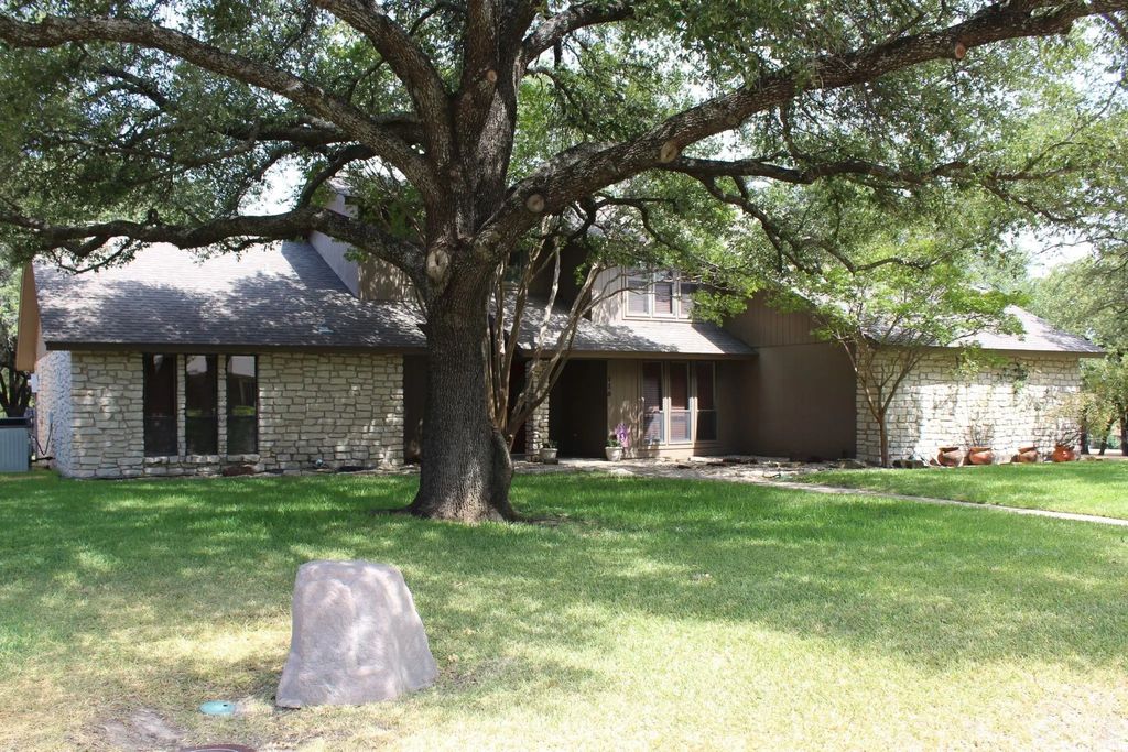 115 Sandra Palmer Street, Stephenville