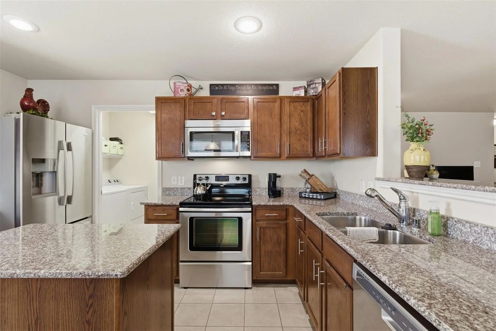 1417 Lone Pine Drive, Little Elm