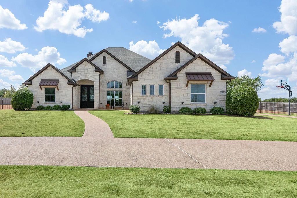 202 Camino Del Rancho, Lorena