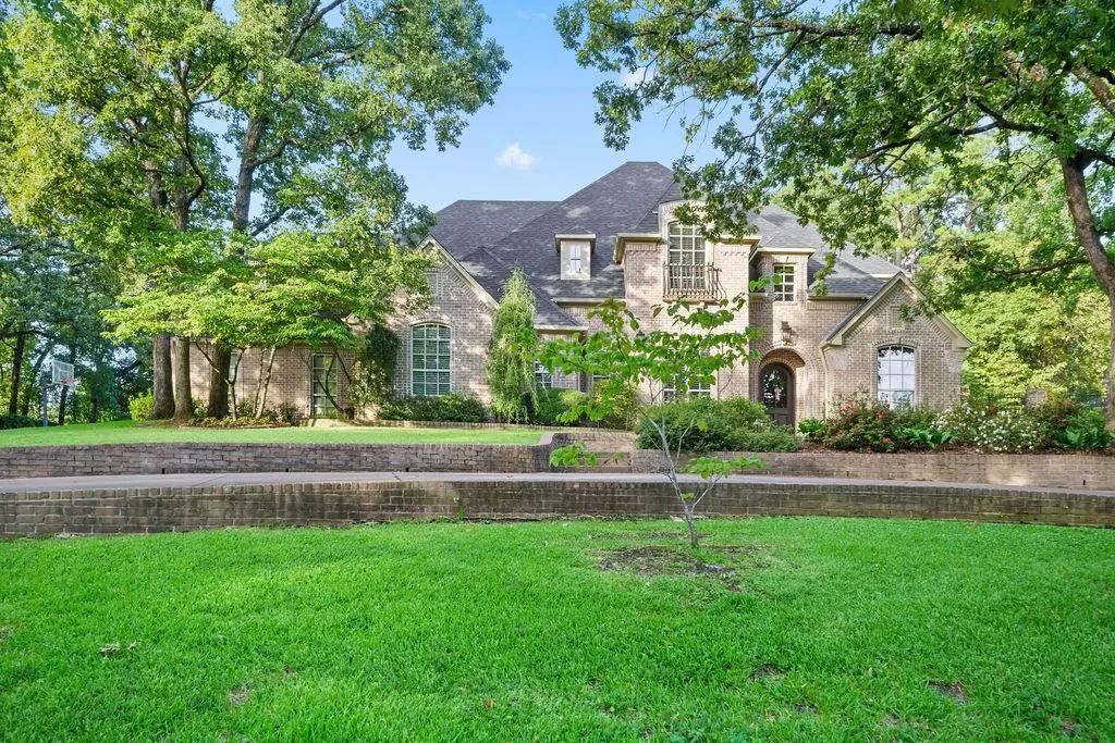 1950 Stonehill Drive, Tyler