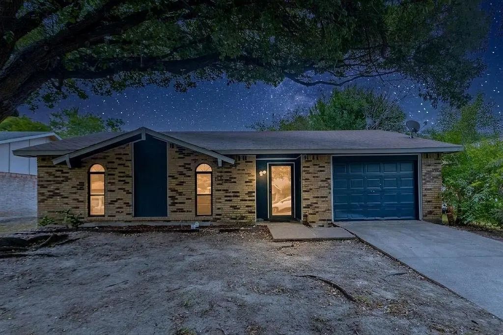 2633 Santa Anna Drive, Grand Prairie