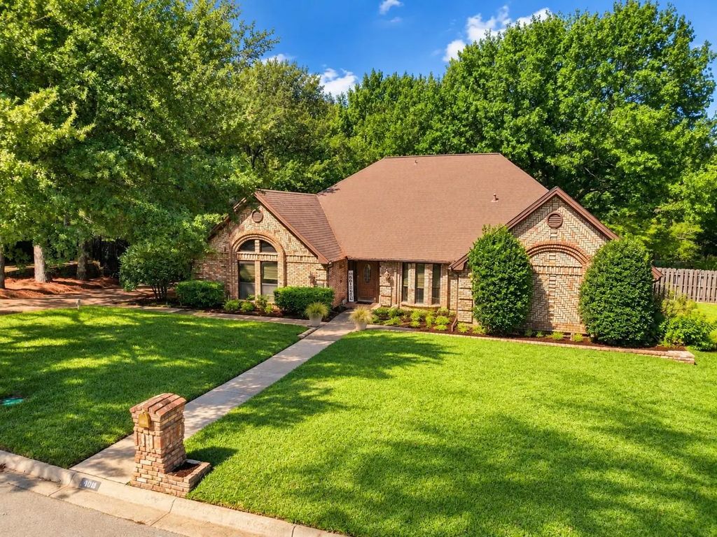 4016 Windermere Drive, Colleyville