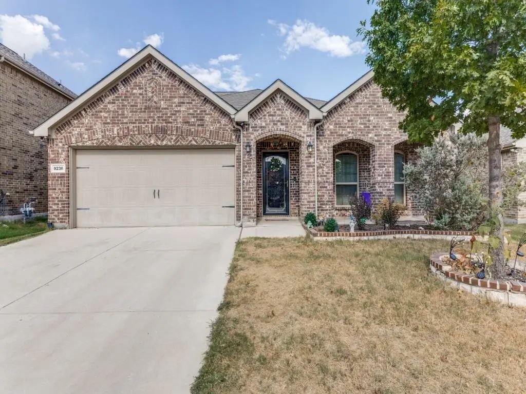 9236 Flying Eagle Lane, Fort Worth