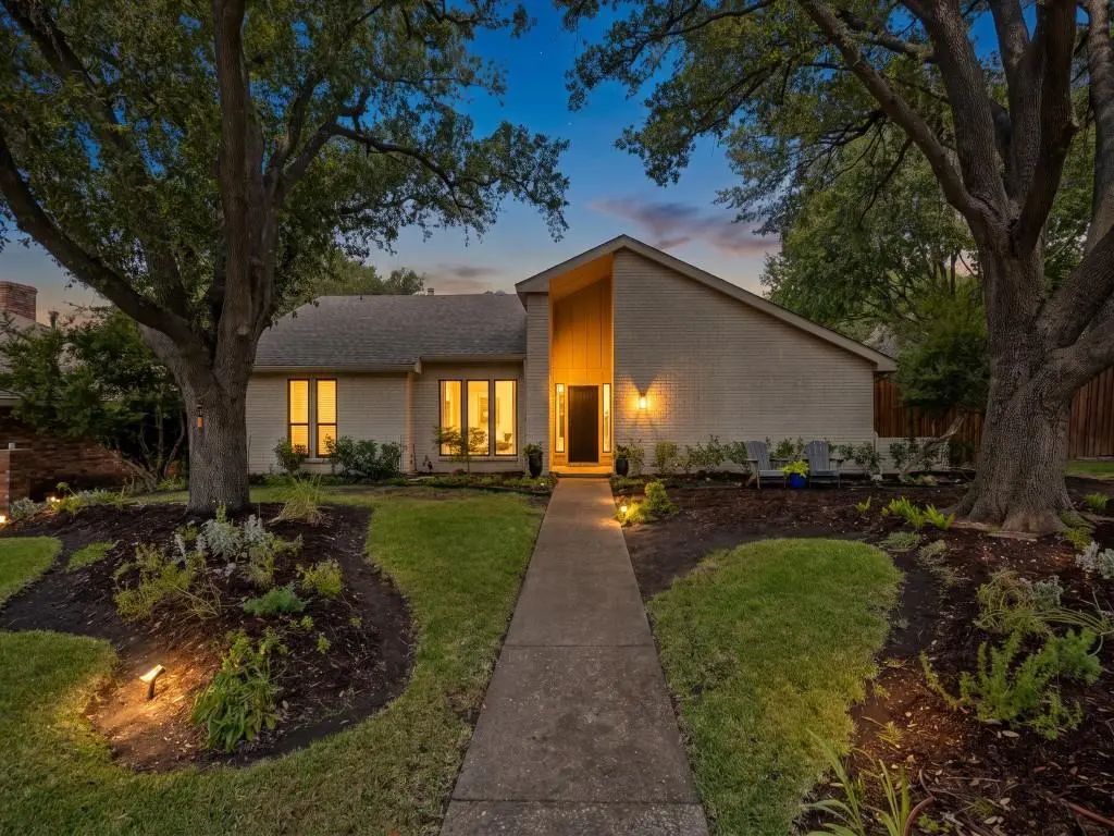 16916 Old Pond Drive, Dallas