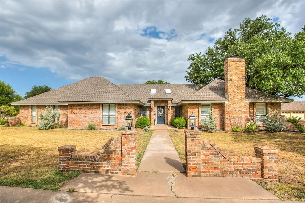 5820 Pecan Valley Lane, San Angelo
