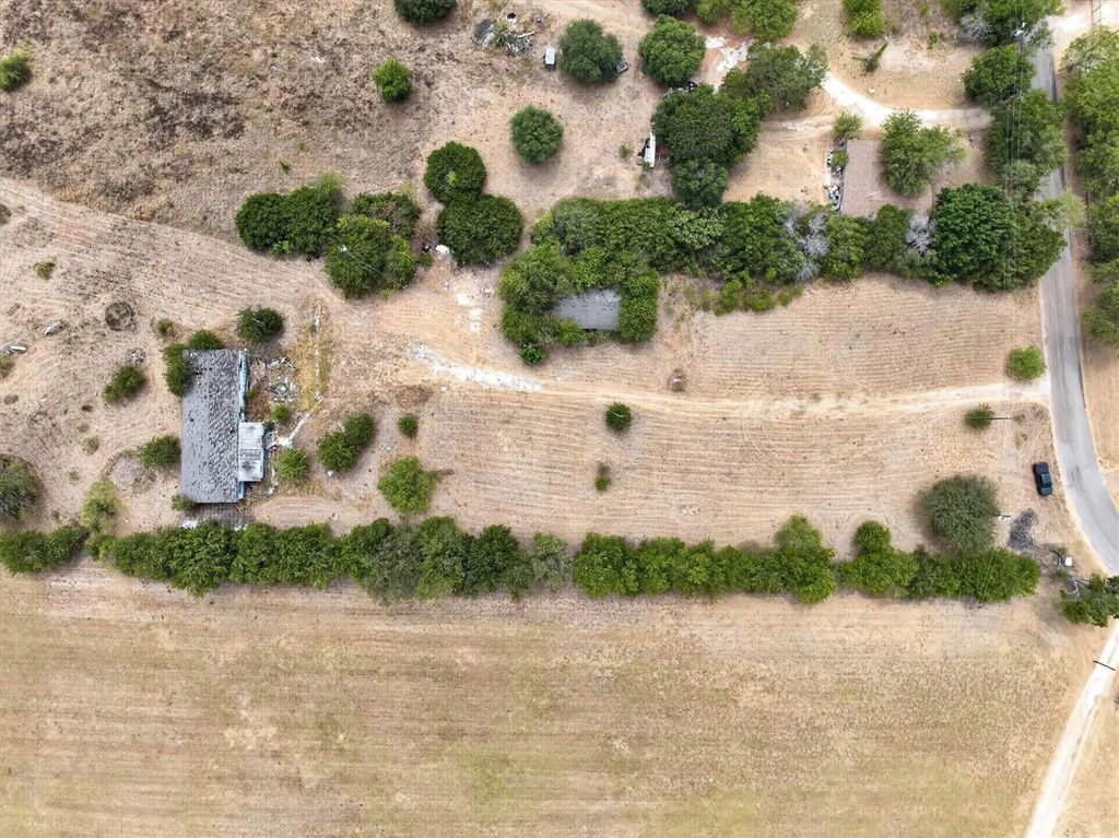 8620 County Road 1014, Joshua