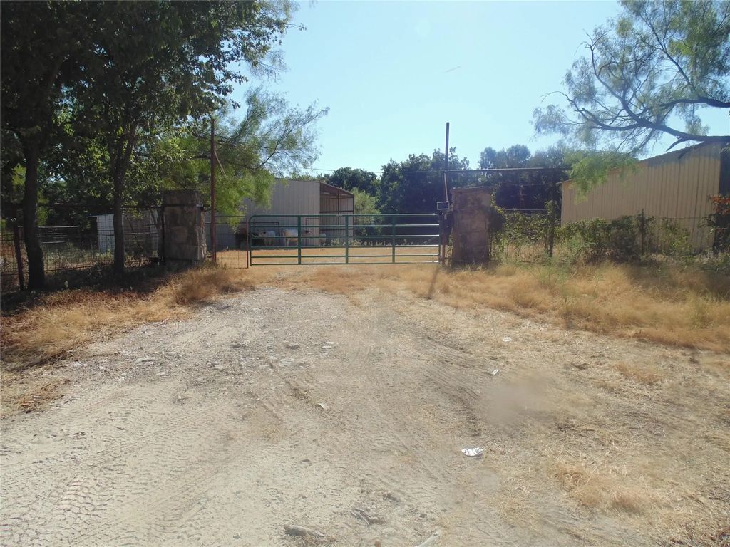 699 County Road 260, Gustine