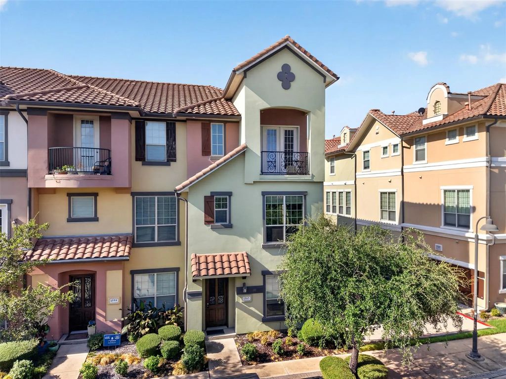 1563 Camino Lago, Irving
