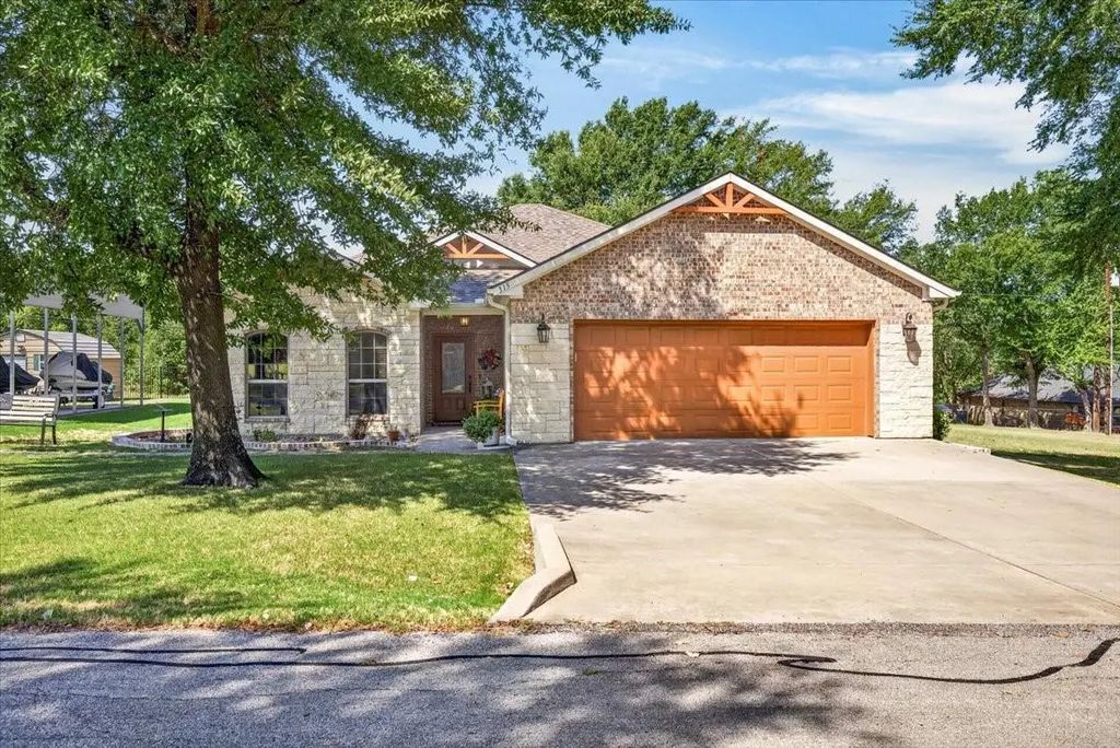 315 Canoe Court, Gun Barrel City