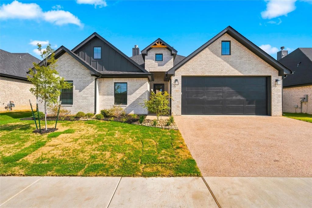 13045 Rainier Drive, Woodway