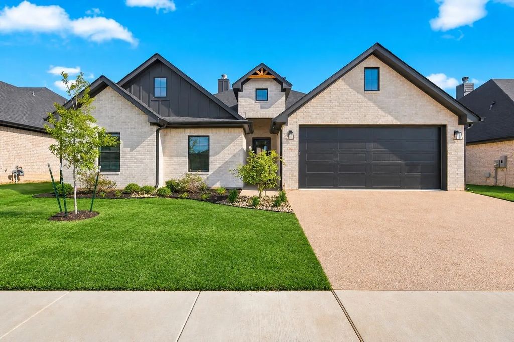 13045 Rainier Drive, Woodway