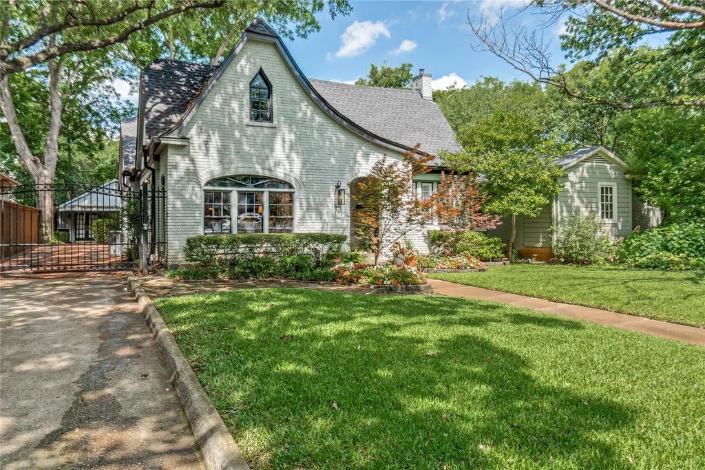 1151 N Winnetka Avenue, Dallas