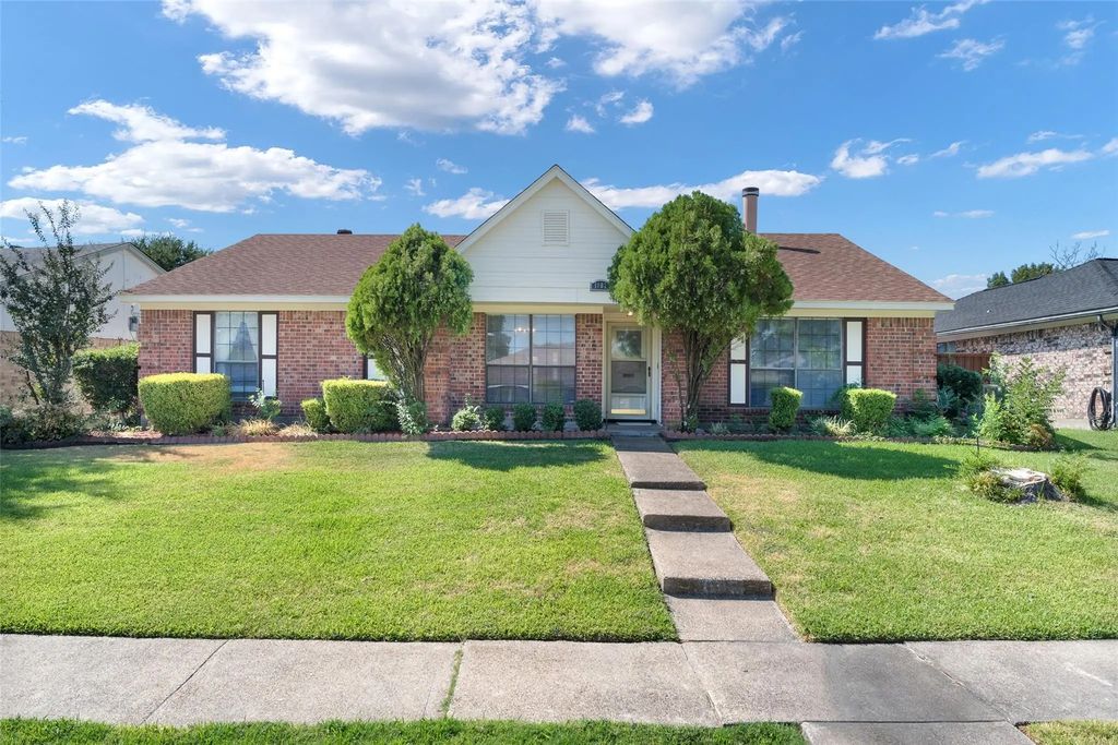 1002 Courtney Drive, Mesquite
